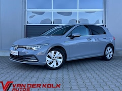 Volkswagen Golf - 1.5 eTSI Style | Digital Cockpit | LED | Camera | CarPlay | Adaptive Cruise | Navigatie |