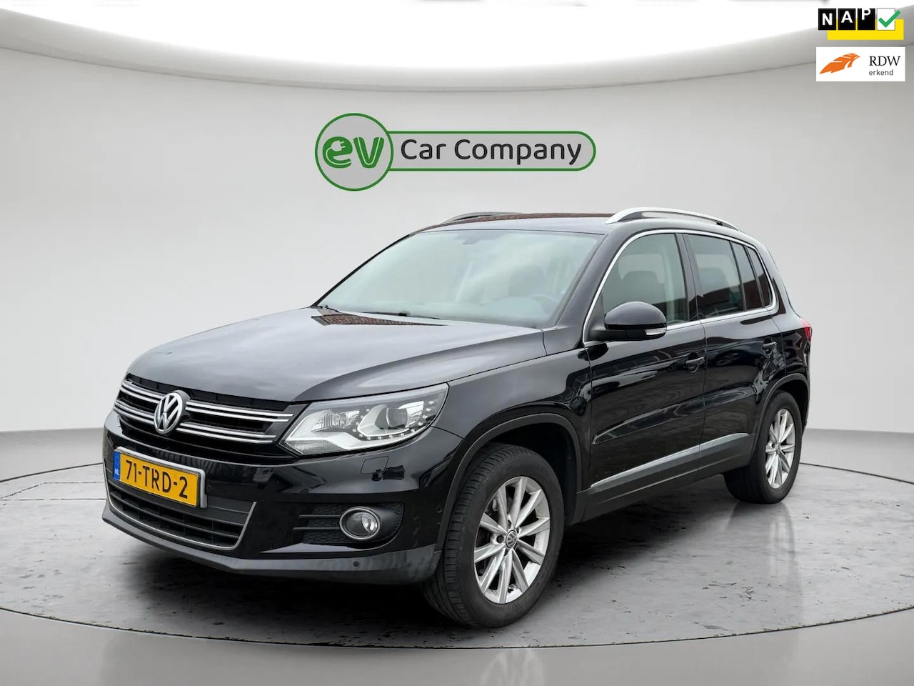 Volkswagen Tiguan - 1.4 TSI Sport&Style | Parkeersensoren | Lichtmetalen velgen | Climate Control - AutoWereld.nl