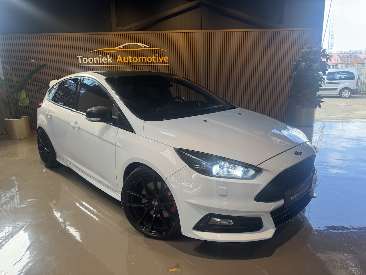 Ford Focus - 2.0 EcoBoost ST-3 251 PK Carbon dak 19 inch OZ velgen Recaro leder interieur, getuned naar - AutoWereld.nl