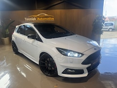Ford Focus - 2.0 EcoBoost ST-3 251 PK Carbon dak 19 inch OZ velgen Recaro leder interieur, getuned naar