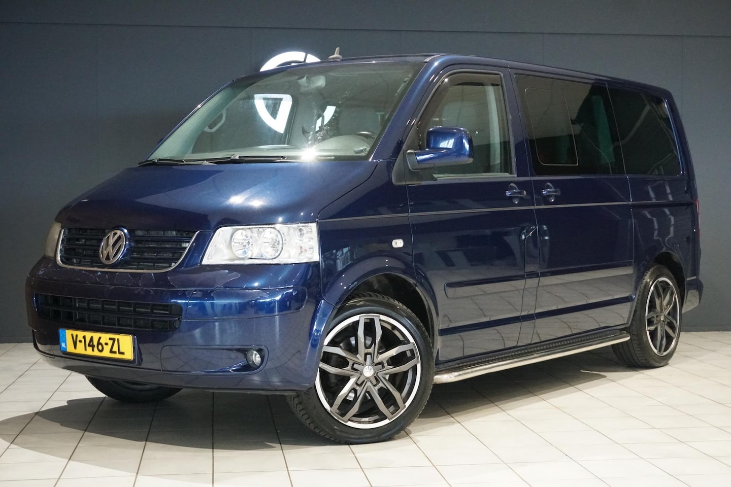 Volkswagen Transporter Multivan - 2.5 TDI 175PK + TREKHAAK / STOELVERWARMING / CRUISE - AutoWereld.nl