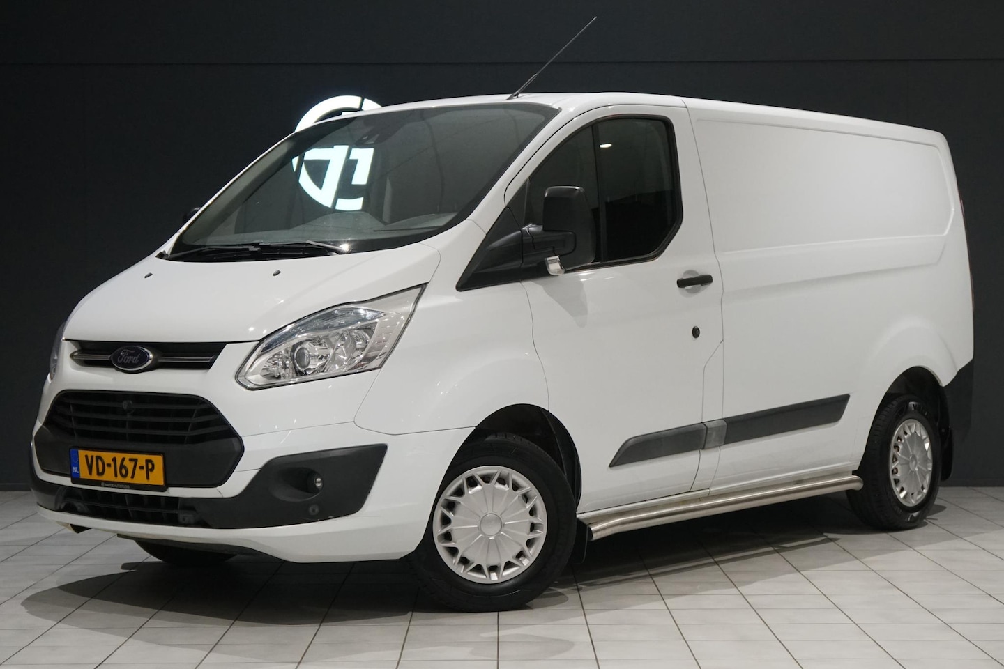Ford Transit Custom - 270 2.2 TDCI L1H1 Trend + TREKHAAK / BETIMMERING / SENSOREN - AutoWereld.nl