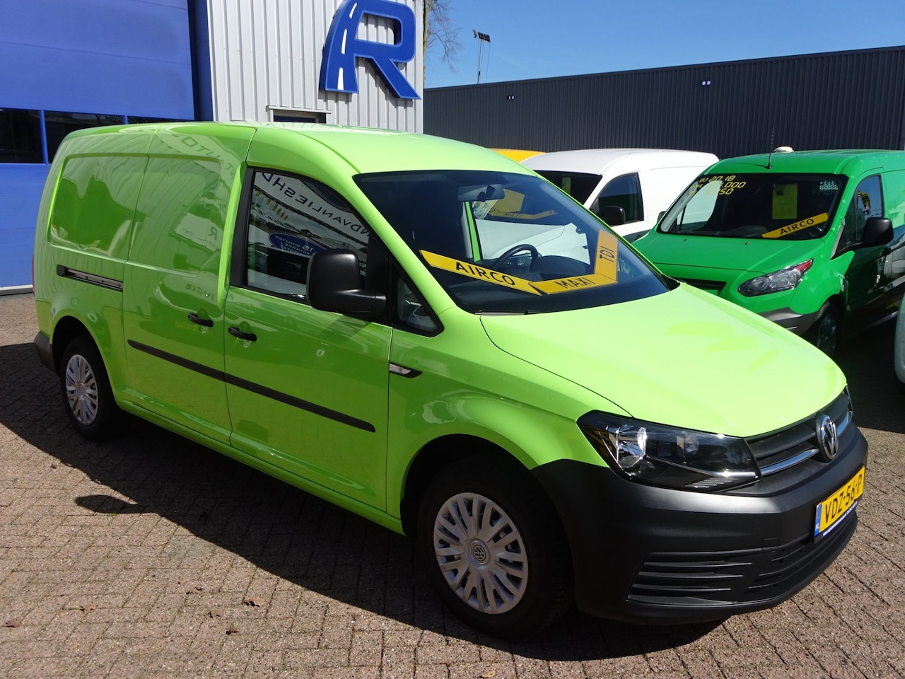 Volkswagen Caddy Maxi - 2.0 TDI L2H1 BMT AIRCO NAVIGATIE CRUISE CONTROL ETC - AutoWereld.nl