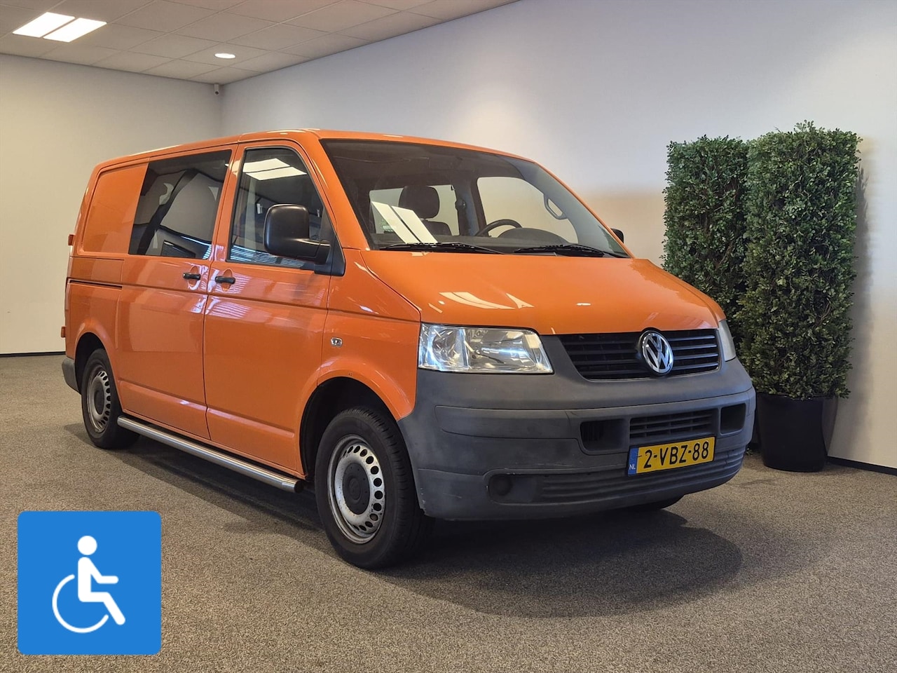 Volkswagen Transporter - L1H1 Rolstoelbus 5+1 - AutoWereld.nl