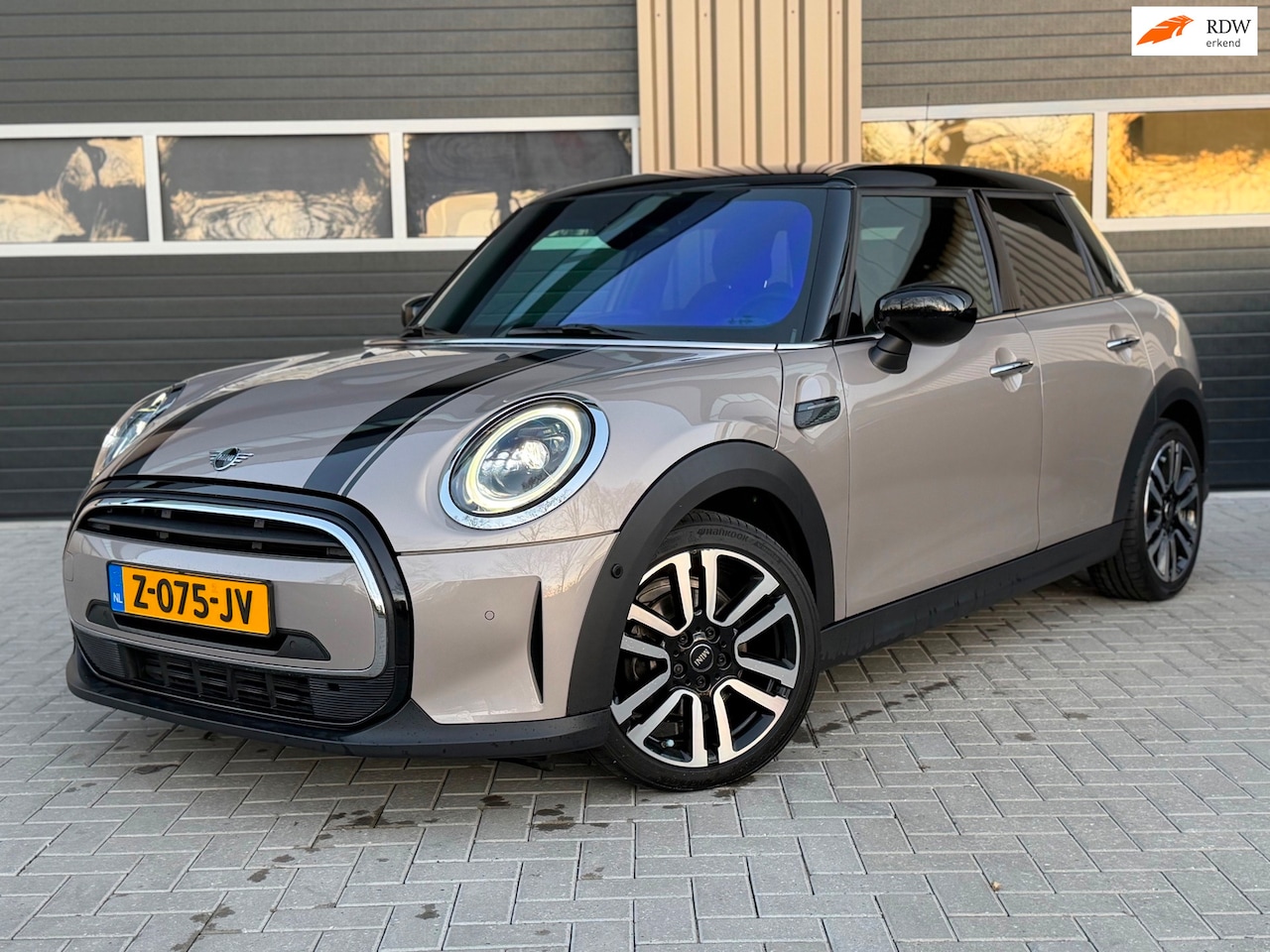 MINI Cooper - Mini 1.5 | Facelift | automaat | led - AutoWereld.nl