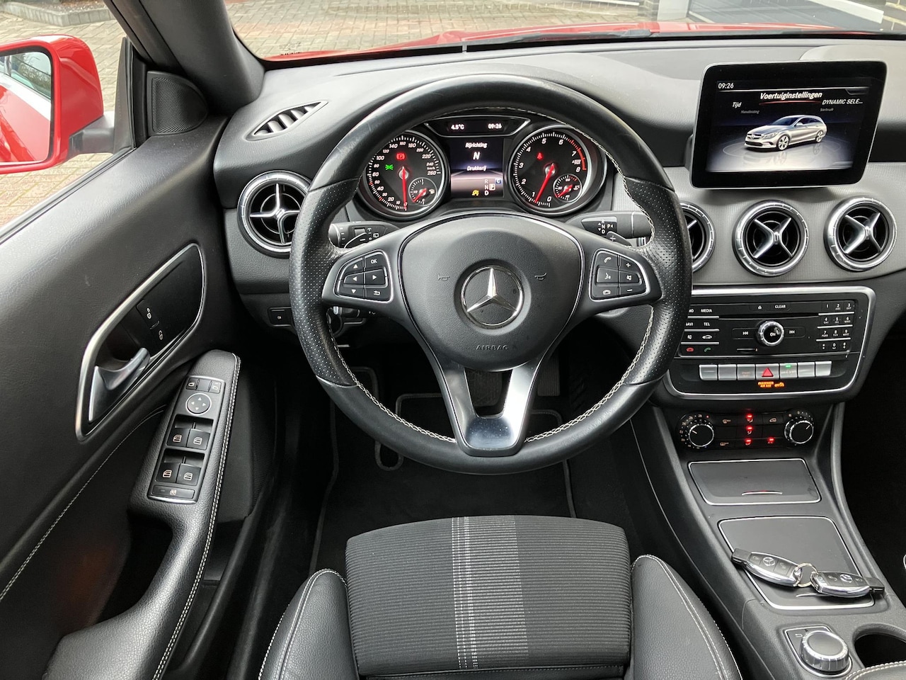 Mercedes-Benz CLA-klasse Shooting Brake - 180 Business Solution | Verwarmde voorstoelen |