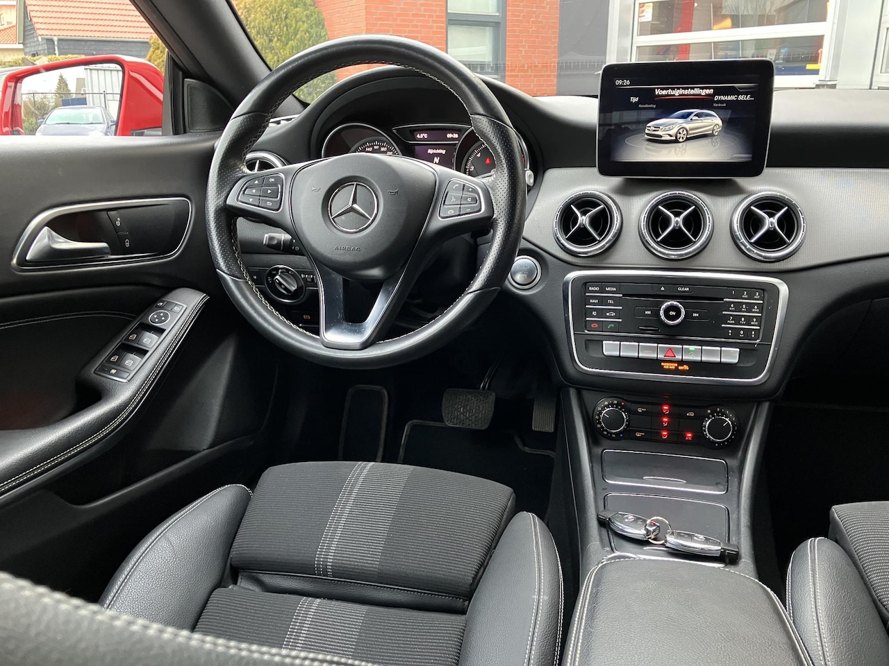 Mercedes-Benz CLA-klasse Shooting Brake - 180 Business Solution | Verwarmde voorstoelen |