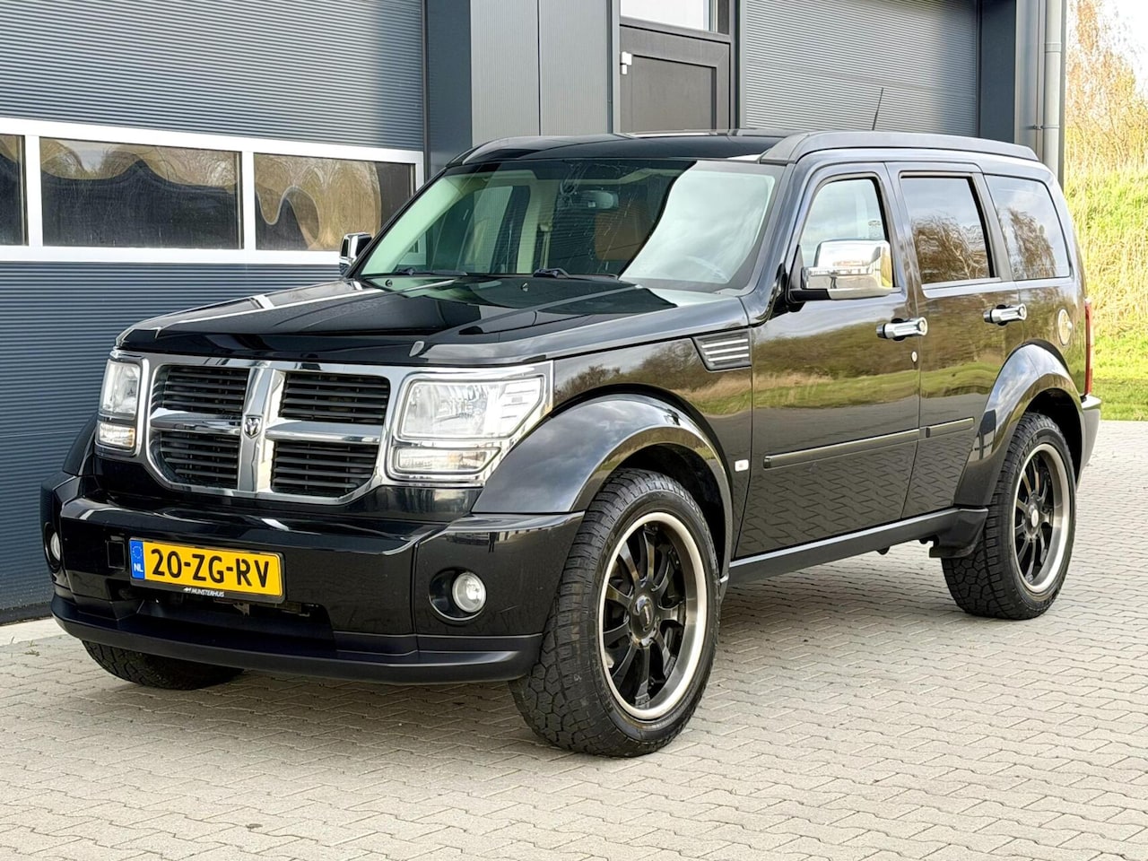 Dodge Nitro - 3.7 V6 SXT | Leer | Automaat | Trekhaak | Cruise - AutoWereld.nl