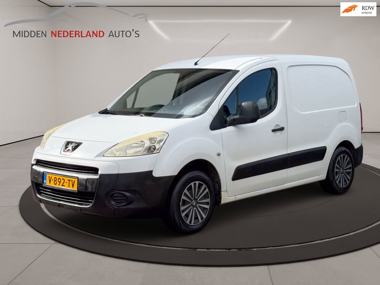 Peugeot Partner - 120 1.6 HDI L1 XR * TREKHAAK * 3 PERSOONS * APK 2027 * - AutoWereld.nl