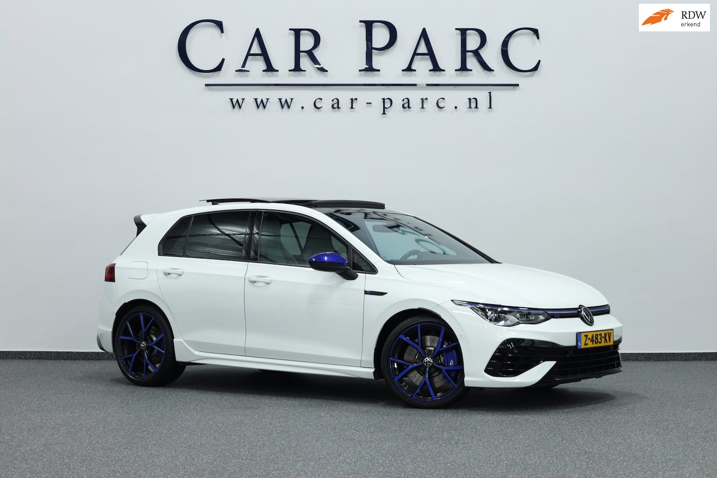 Volkswagen Golf - 2.0 TSI R 4Motion 333+PK 20 Years Edition AKRAPOVIC/IQ+LED/VIRTUAL/PANO/ALCANTARA+S.VERWAR - AutoWereld.nl