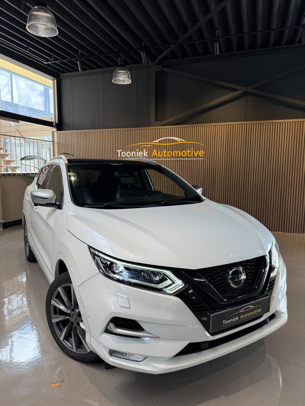 Nissan Qashqai - 1.3 DIG-T Tekna + Panorama Leer 6versnelling Navigatie El stoelen +Memorie - AutoWereld.nl