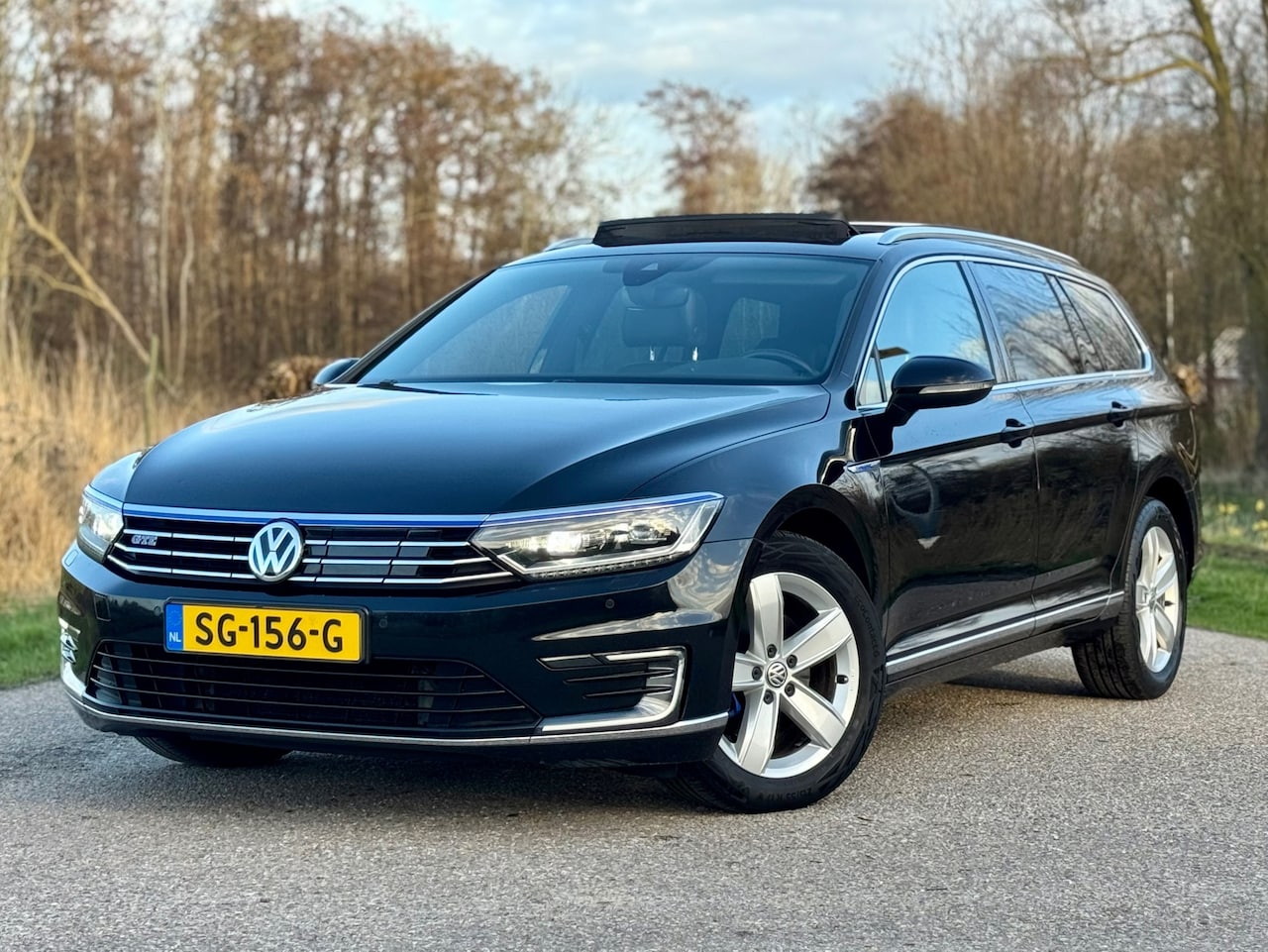 Volkswagen Passat Variant - 1.4 TSI GTE Highline Leder Clima Panodak Trekhaak Virtueel Display Stoelverwarming Perfect - AutoWereld.nl