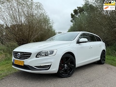 Volvo V60 - 2.4 D5 Twin Engine Special Edition Automaat / Leder / 18" Velgen / Navi / Clima / Stoelver