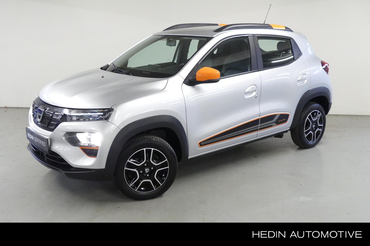 Dacia Spring - Comfort Plus 27 kWh | MediaNav Multimedia | Camera | Parkeersensoren | Airco | 30kW DC Lad - AutoWereld.nl