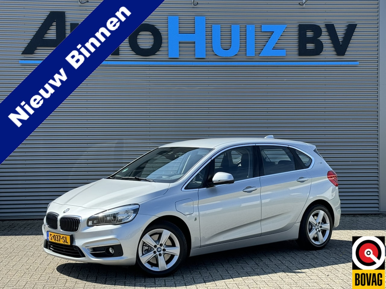 BMW 2-serie Active Tourer - 225xe iPerformance Executive Leer LED Navi PDC 17 Inch Stoelverwarming - AutoWereld.nl
