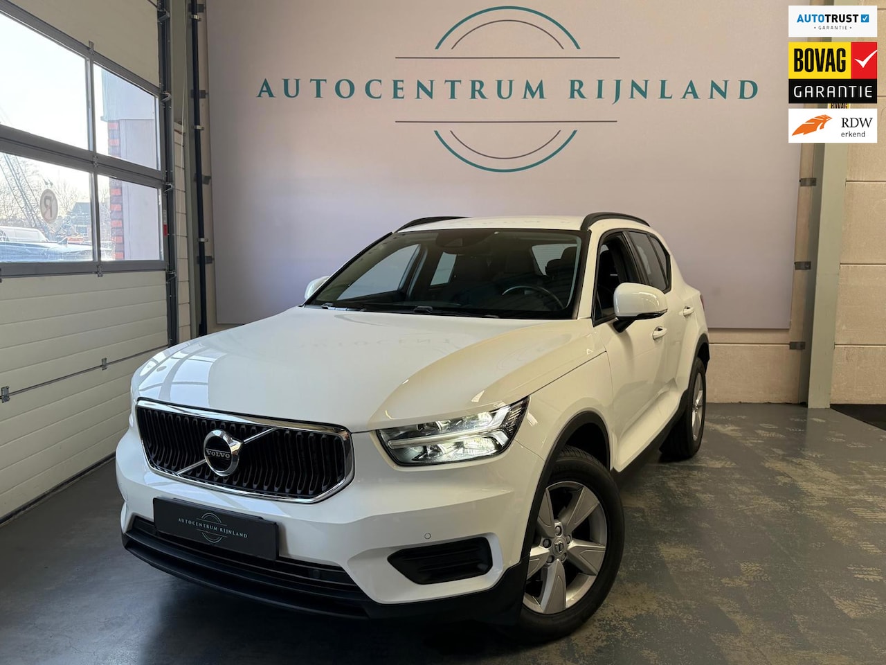 Volvo XC40 - Momentum Core Automaat, Carplay, Camera - AutoWereld.nl