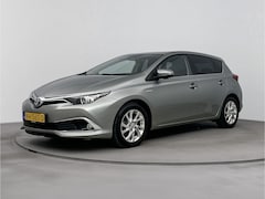 Toyota Auris - 1.8 Hybrid Executive | Trekhaak | Stoelverwarming | Navigatie |