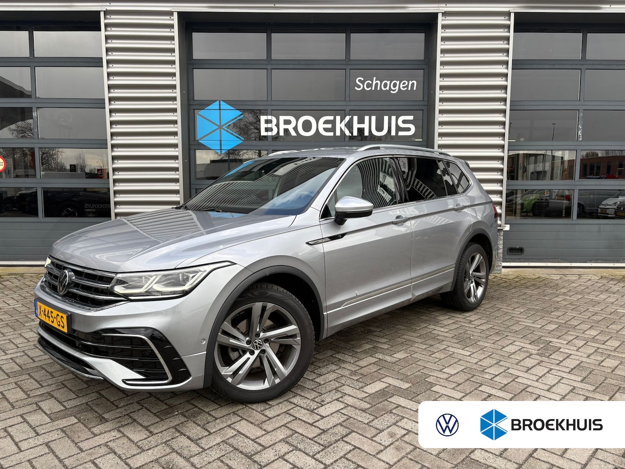 Volkswagen Tiguan Allspace - 1.5 TSI 150 pk R-Line Business 7pers. 7-DSG | Wegklapbare trekhaak | Achteruitrijcamera | - AutoWereld.nl