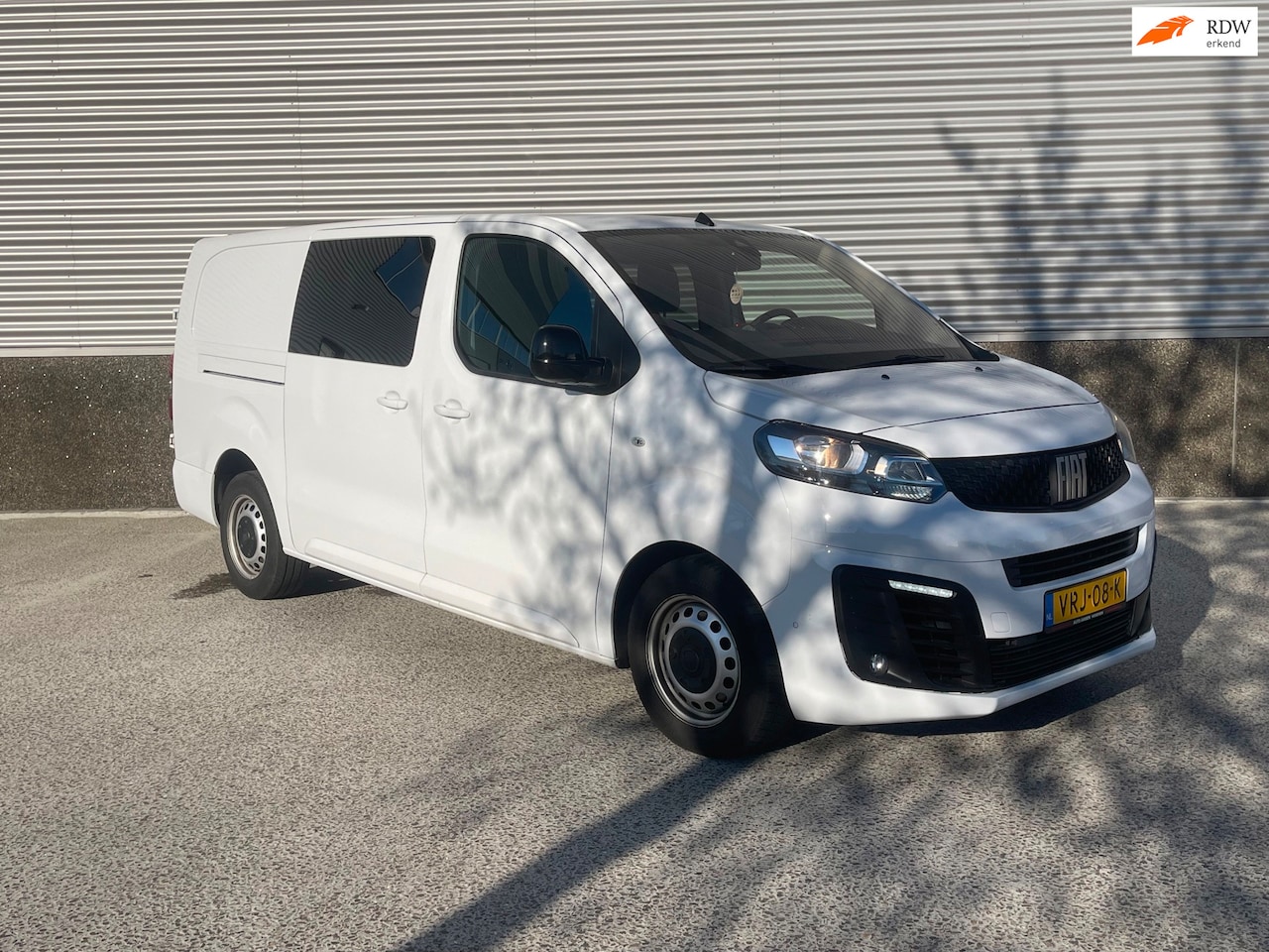 Fiat Scudo - 2.0 MultiJet L3H1 DC Business Pro+ 2.0 MultiJet L3H1 DC Business Pro+ - AutoWereld.nl