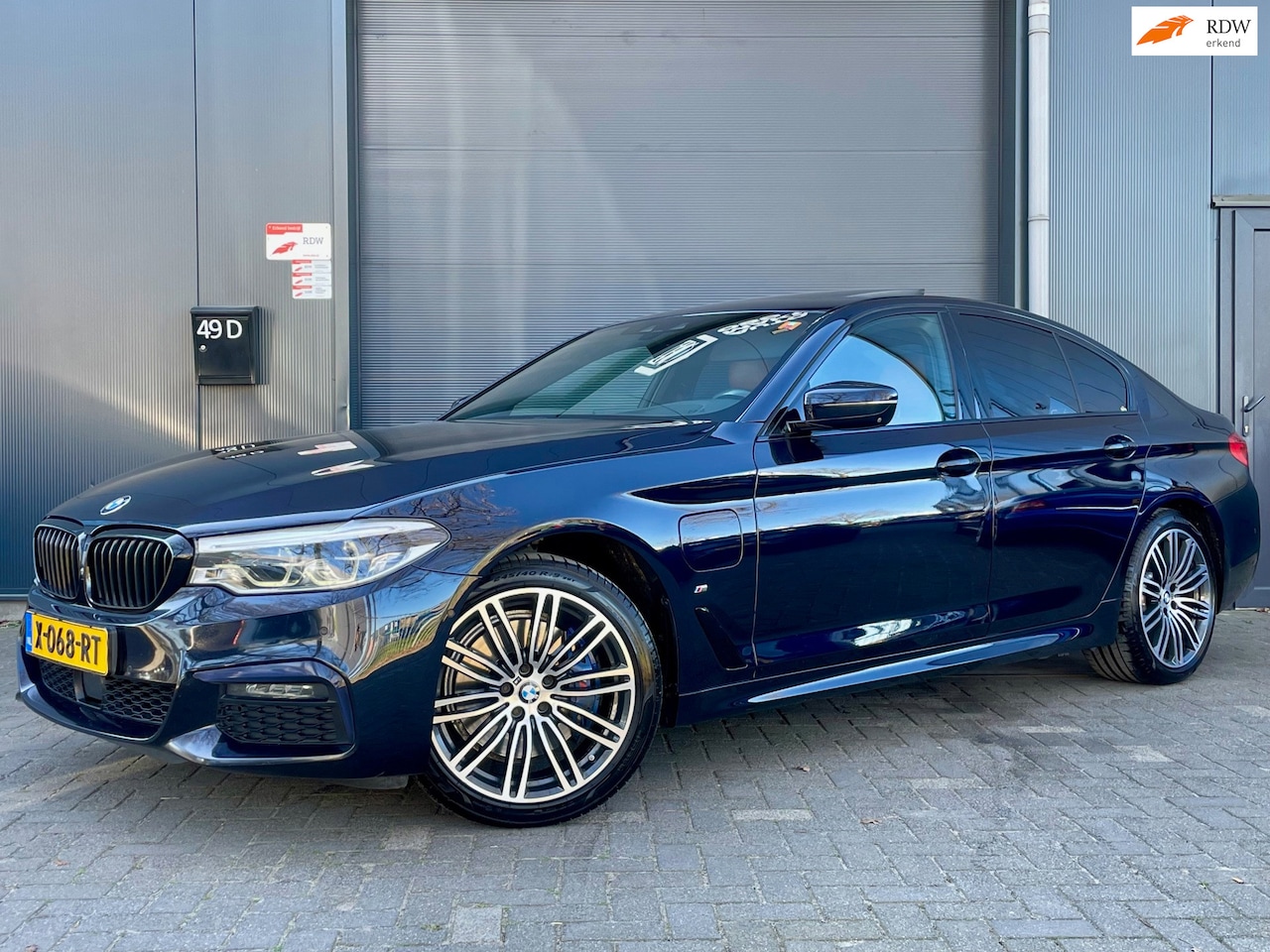 BMW 5-serie - 530e xDrive iPerformance High Executive HEAD UP KEYLESS LASER 360 CAMERA SCHUIFDAK IONIC L - AutoWereld.nl