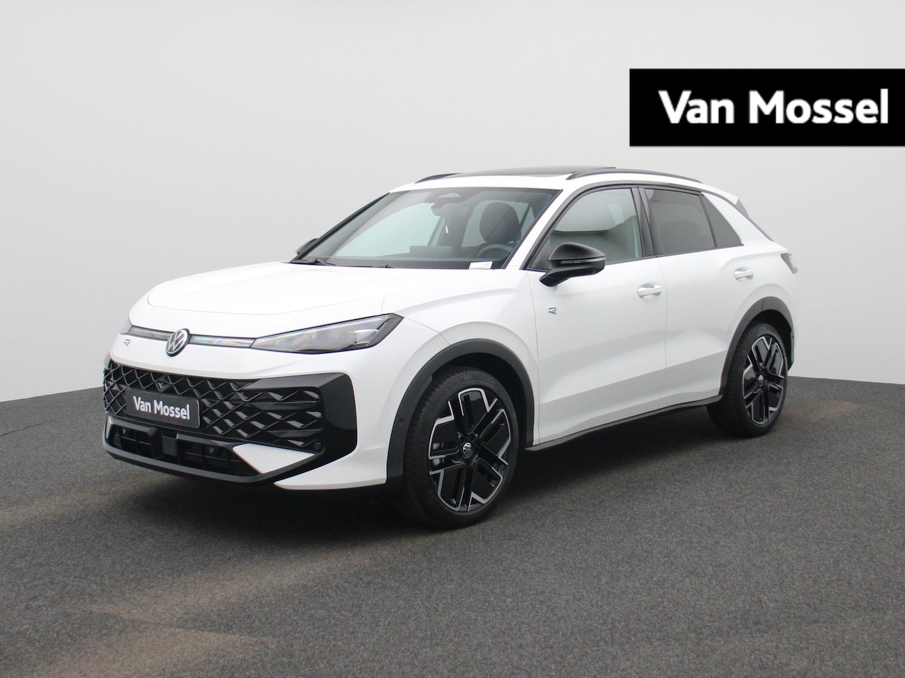 Volkswagen T-Roc - 1.5 eTsi R-Line First Edition 150 PK Automaat | Panoramadak | Black Style | Lederen bekled - AutoWereld.nl