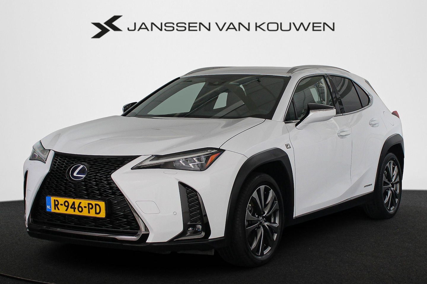 Lexus UX - 250h AWD F Sport Premium Head-Up Camera Stoelverwarming Carplay - AutoWereld.nl