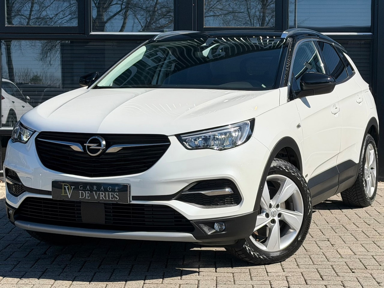 Opel Grandland X - 1.6 Turbo Hybrid4 Ultimate 300pk Plug-in Full Option Garantie - AutoWereld.nl