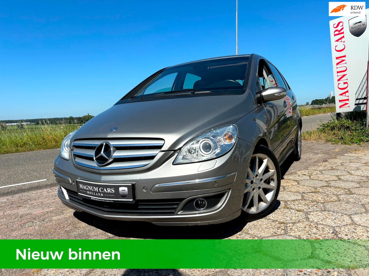 Mercedes-Benz B-klasse - 200 Turbo AUTOMAAT AIRCO XENON PANO NAVI SCHERM LEDER VELGEN - AutoWereld.nl