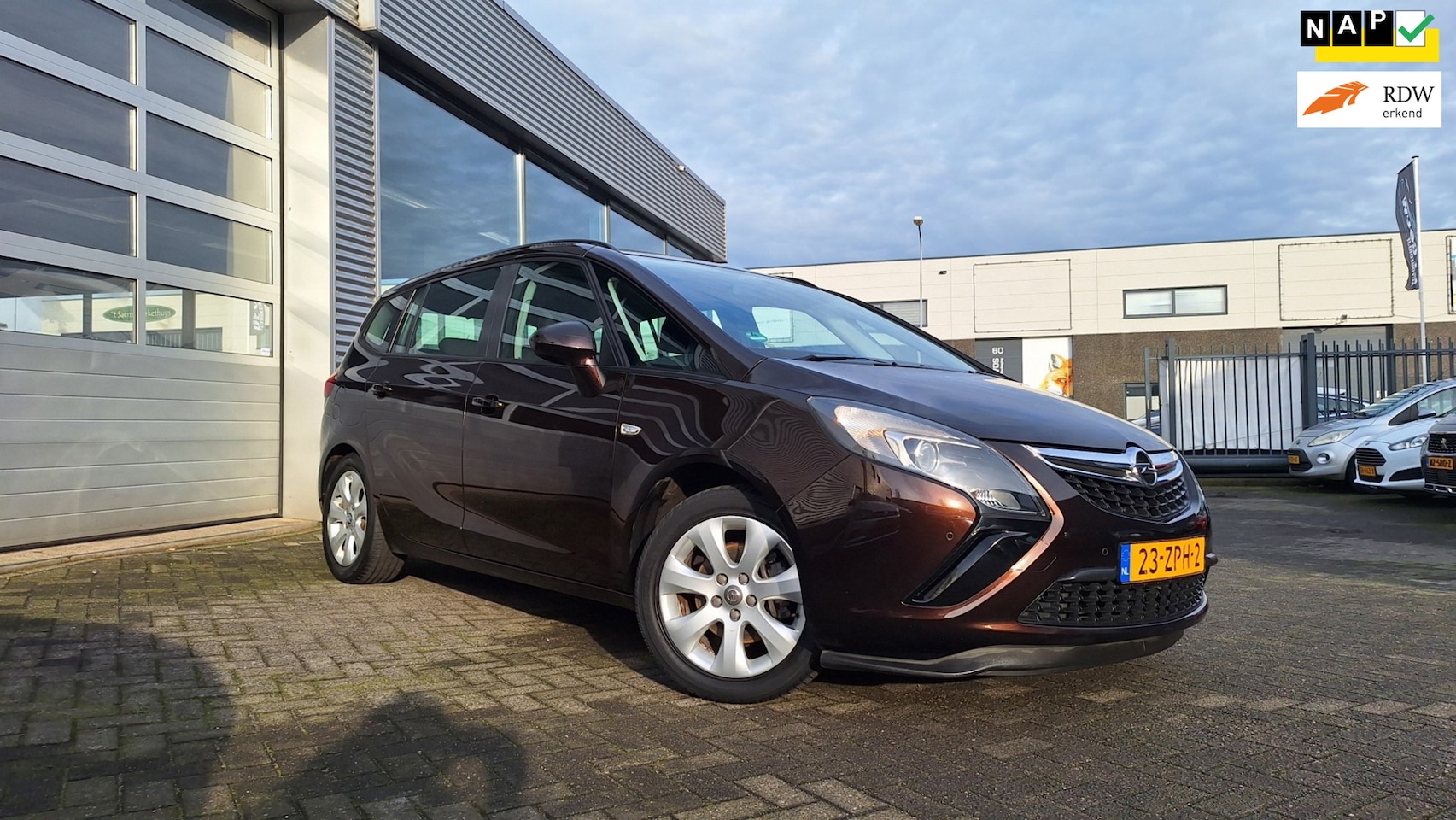 Opel Zafira Tourer - 1.4 Design Edition 1.4 Design Edition, 5 Deurs, Trekhaak, Navi, LM Velgen - AutoWereld.nl