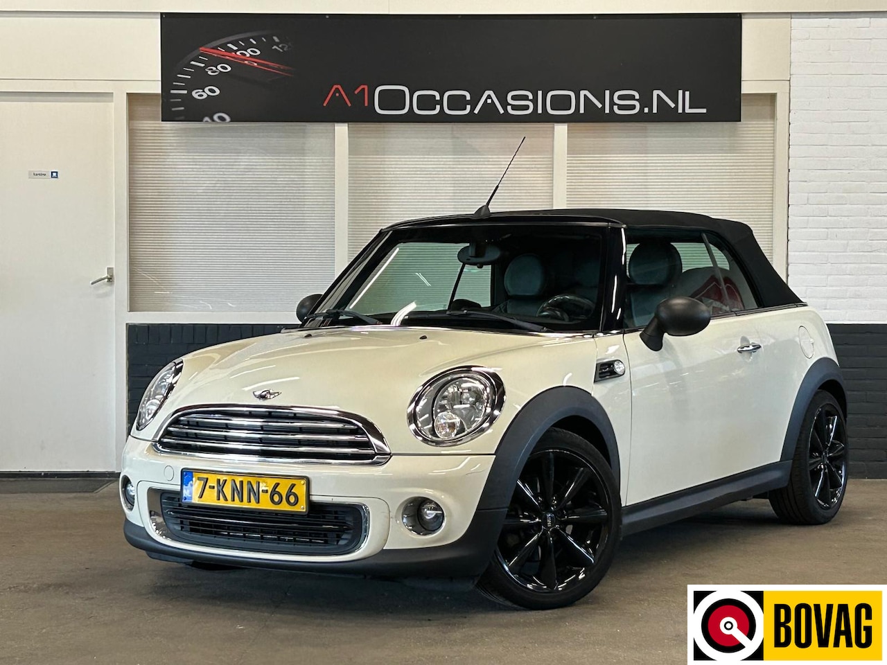 MINI Cabrio - Mini 1.6 Cooper Pepper + LEDER - AutoWereld.nl