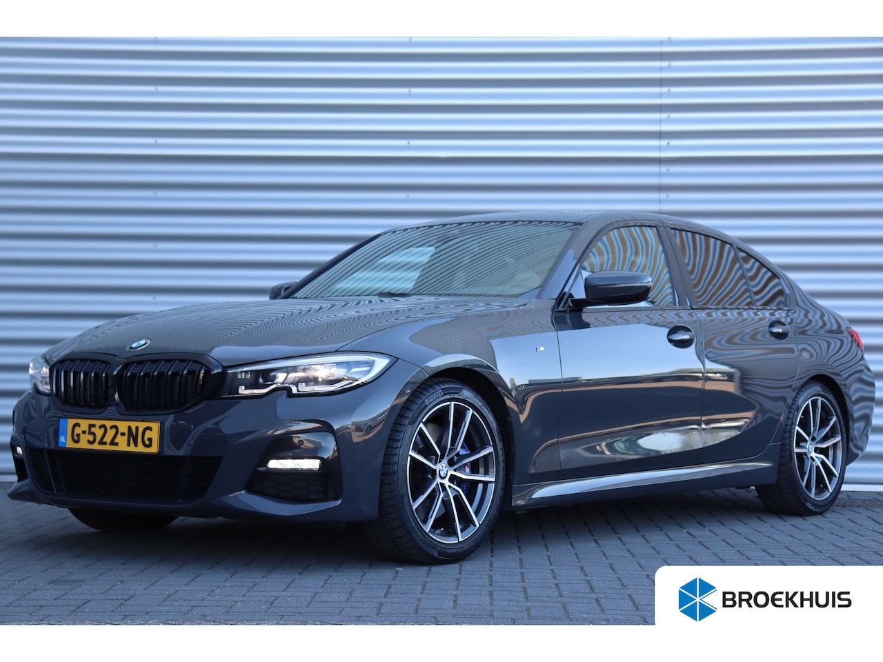 BMW 3-serie - 3-Serie 330i 258PK HIGH EXECUTIVE M-SPORT AUTOMAAT / NAVI / LEDER / FULL-LED / CLIMA / PDC - AutoWereld.nl