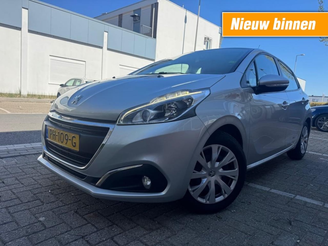 Peugeot 208 - 1.2 PureTech Blue Lion NETTE AUTO RIJDT GOED NAP APK - AutoWereld.nl