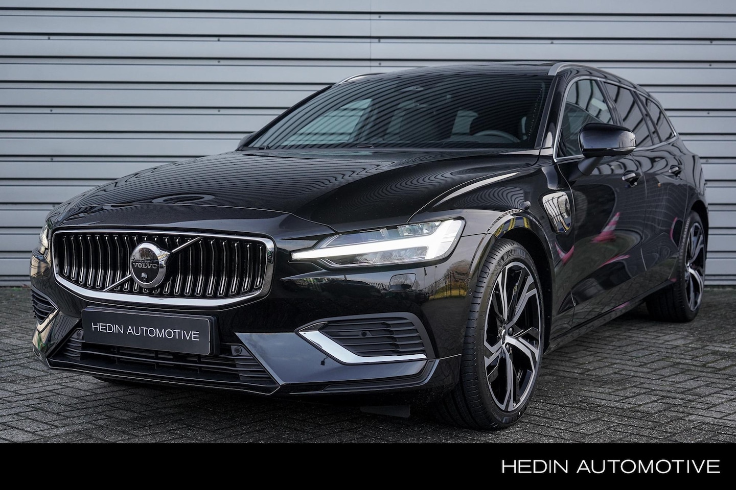 Volvo V60 - 2.0 T8 Plug-in hybrid AWD Ultra Perf. Ed. Bright | Bowers & Wilkins | Massagefunctie voors - AutoWereld.nl