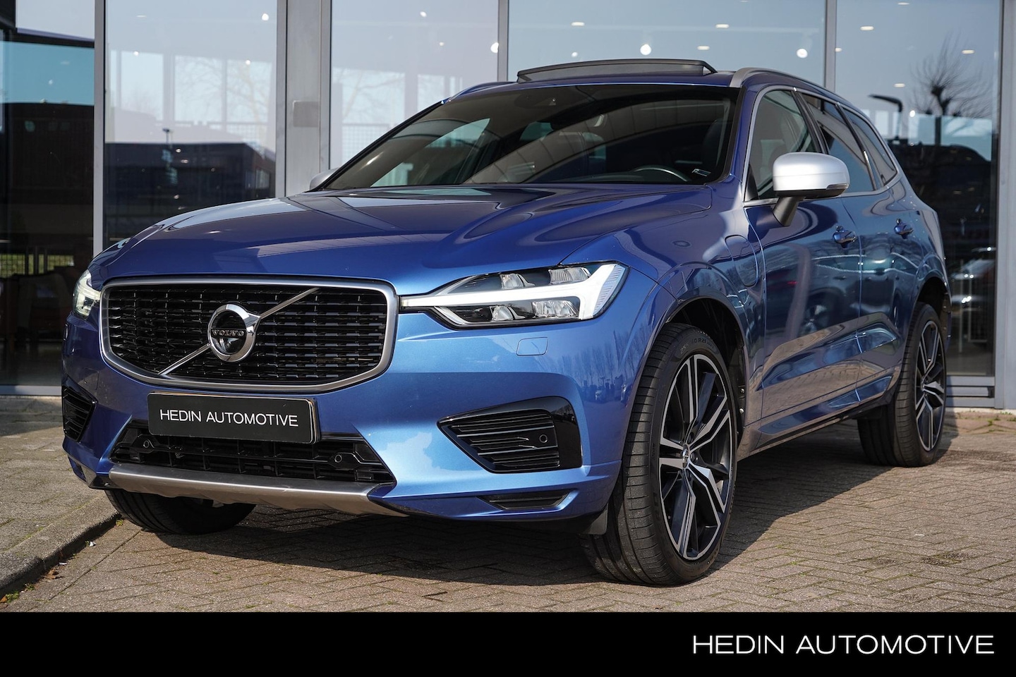 Volvo XC60 - 2.0 T8 Twin Engine AWD R-Design Polestar Engineered | Luchtvering | Bowers & Wilkins Audio - AutoWereld.nl