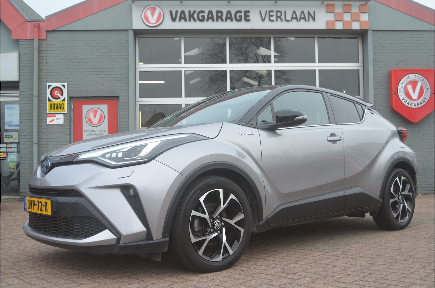 Toyota C-HR - 1.8 Hybrid Bi-Tone trekhaak 12mnd. gar./ stuurverwarming. - AutoWereld.nl