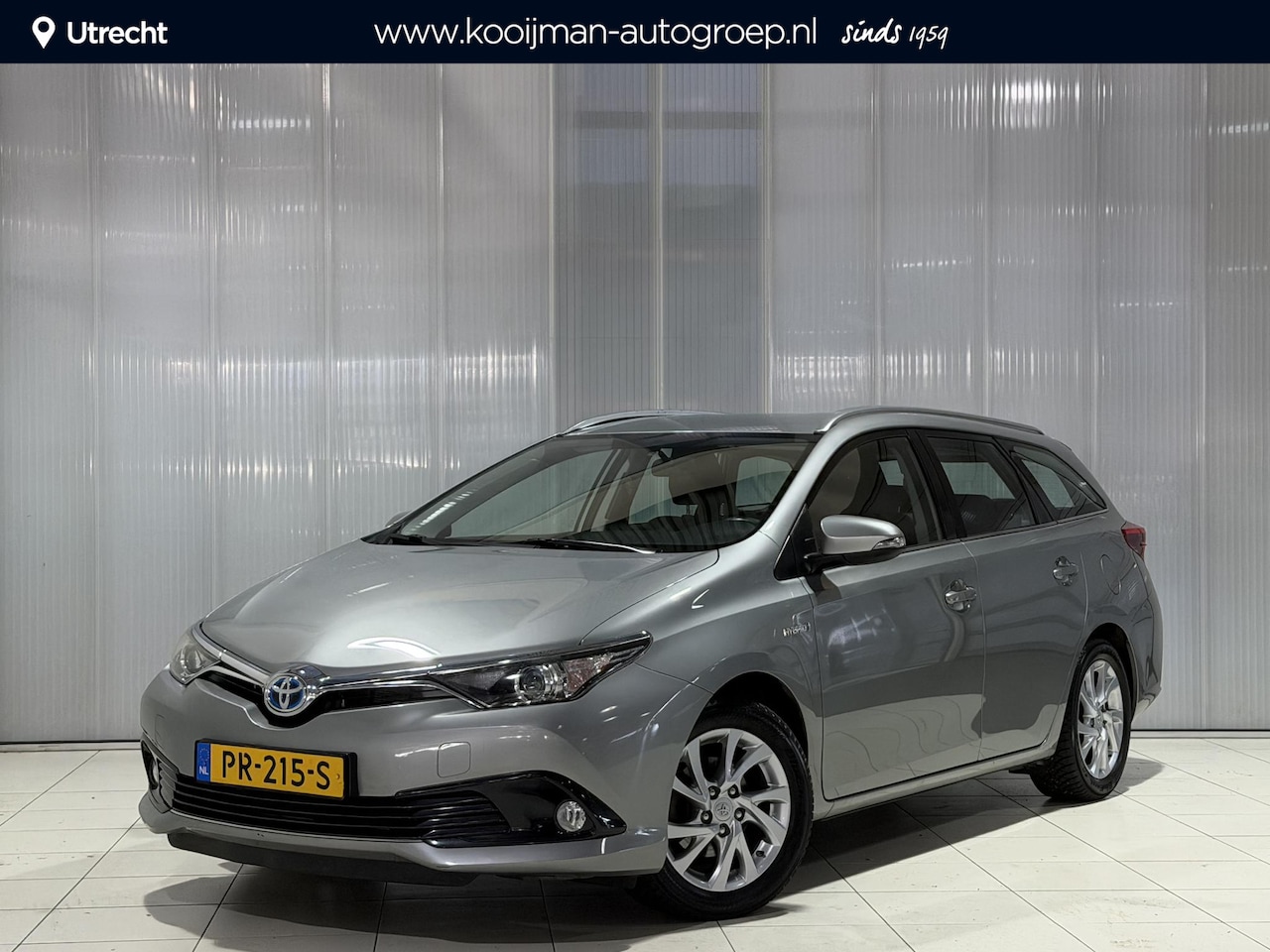 Toyota Auris Touring Sports - 1.8 Hybrid Aspiration | All season banden | Trekhaak met afneembare kogel | Dealer onderho - AutoWereld.nl