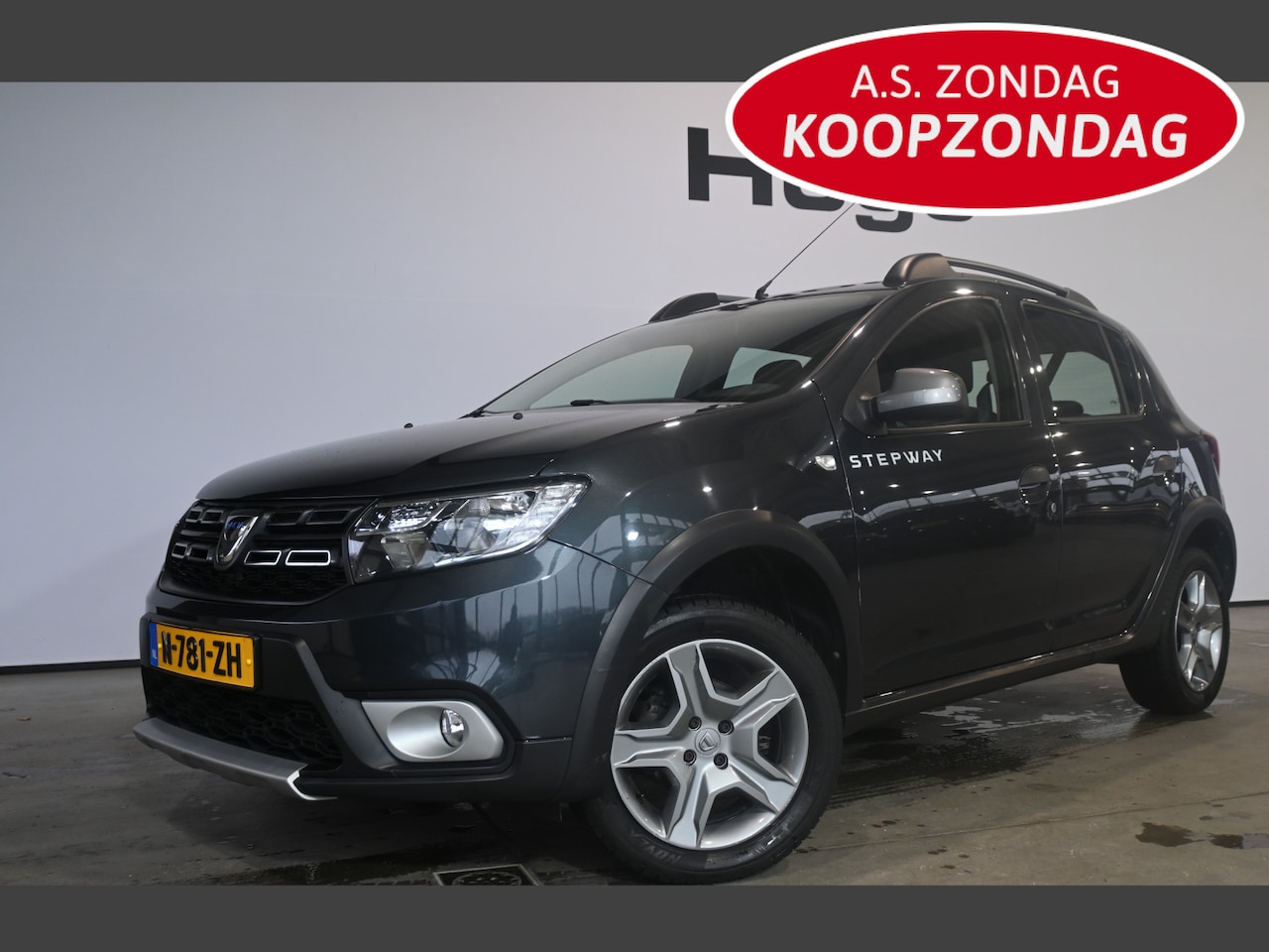Dacia Sandero Stepway - 0.9 TCe Tech Road Airco Navigatie Trekhaak Goed Onderhouden! Inruil Mogelijk! - AutoWereld.nl