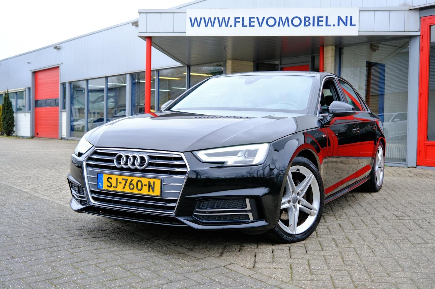 Audi A4 Limousine - 1.4 TFSI 150PK Sport S-line Aut. Navi|Half Leder|Clima|LMV - AutoWereld.nl