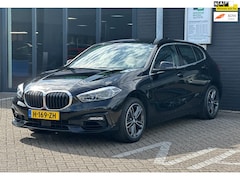 BMW 1-serie - 118i Executive Edition/1STE EIG/NAVI/CARPLAY/LED/NL AUTO NAP