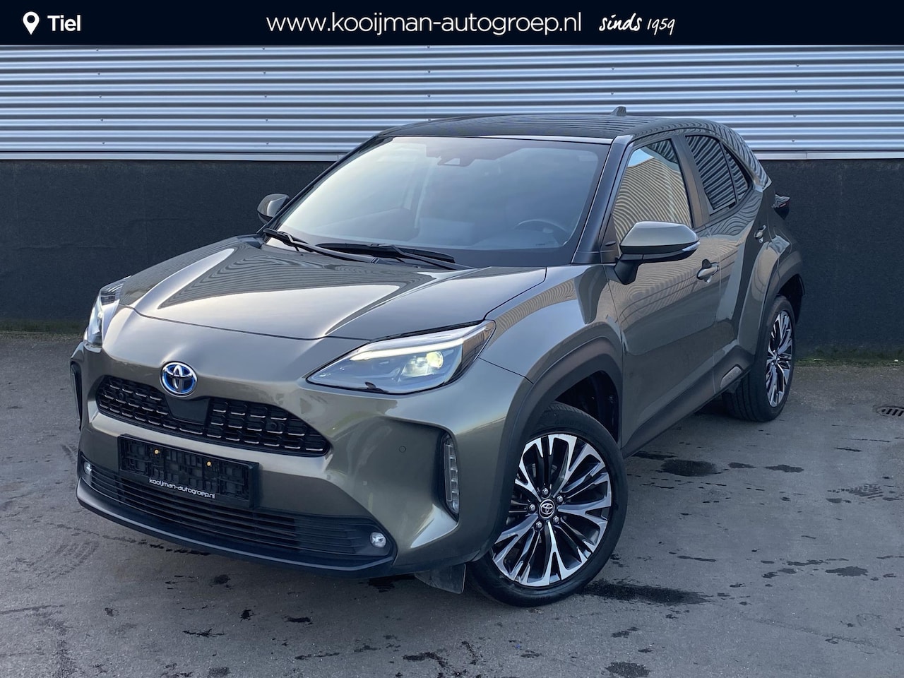 Toyota Yaris Cross - 1.5 Hybrid Executive Panoramadak, Parkeersensoren voor + achter, Stoelverwarming, LED, Sma - AutoWereld.nl