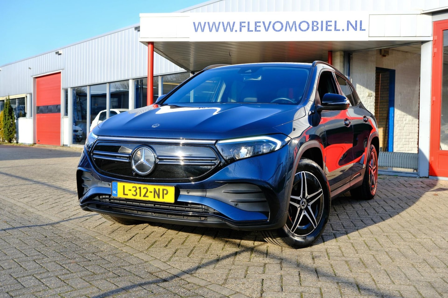 Mercedes-Benz EQA - 250 AMG Bus. Solution 67 kWh Aut. Navi|Leder-Alcantara|Cam|Clima - AutoWereld.nl