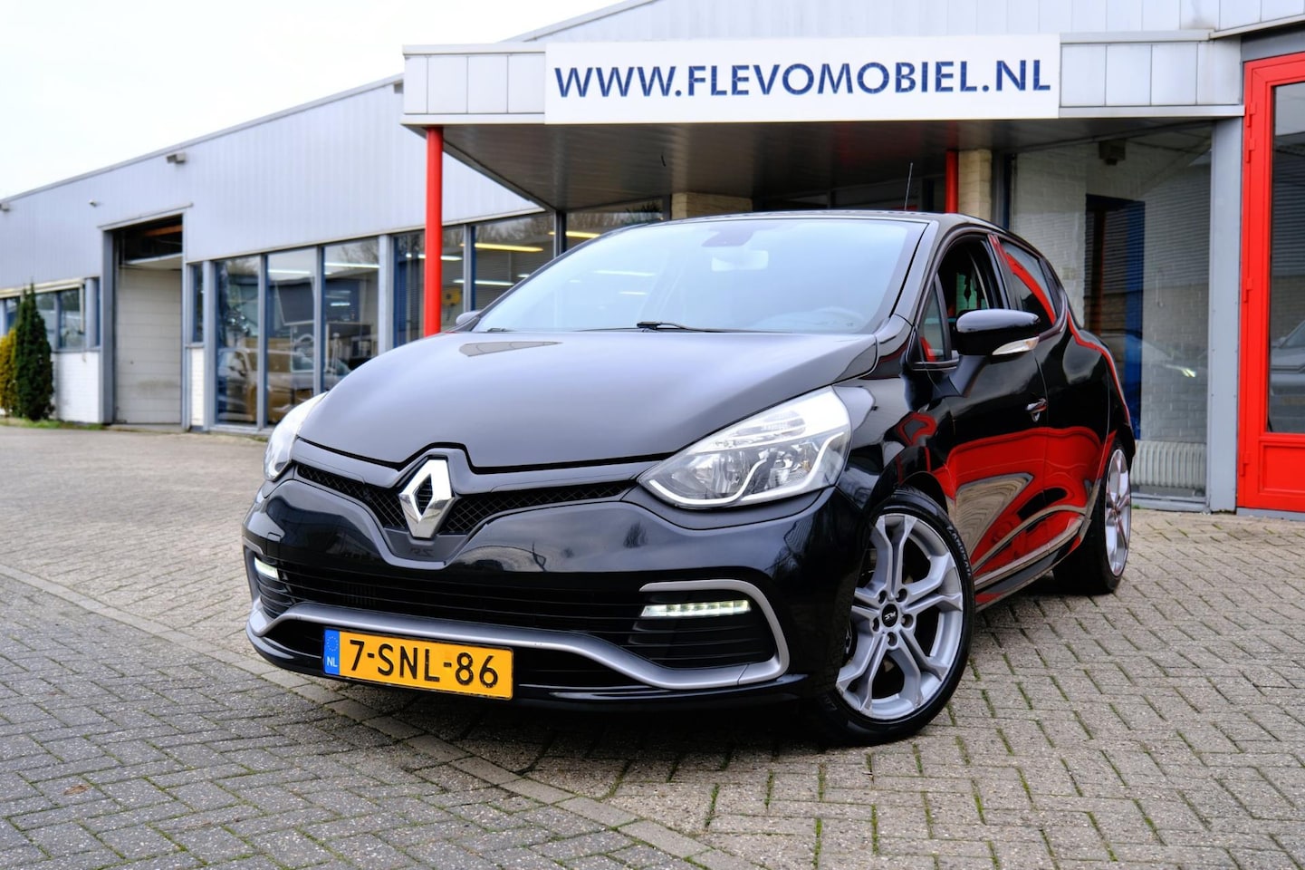 Renault Clio - 1.6 R.S. 200pk Aut. Leer|Stoelverwarming|Enz... - AutoWereld.nl