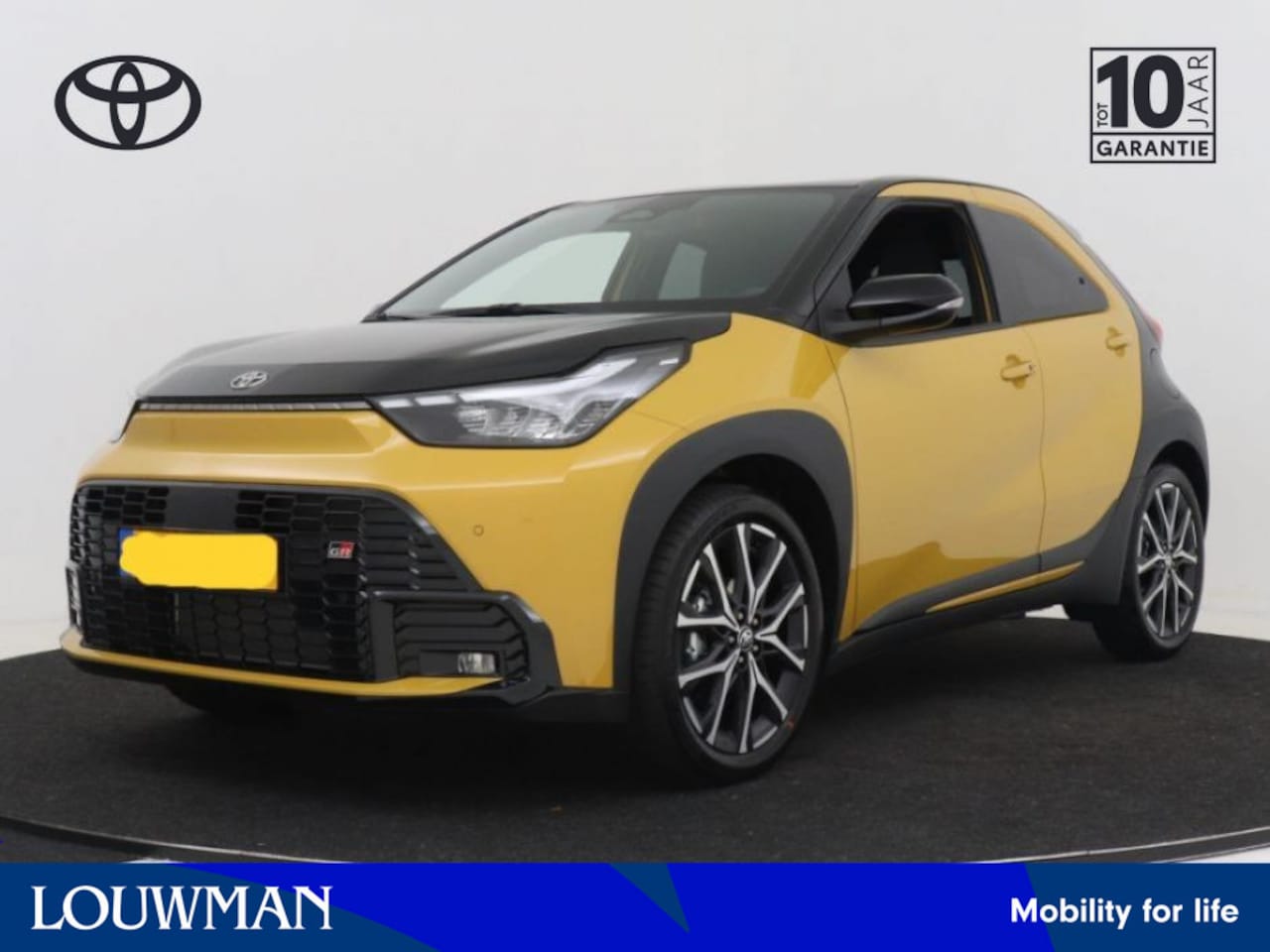 Toyota Aygo X - Hybrid 115 GR Sport | DEMO | Navigatie | Stoel verwarming | PDC | ACC | 18" LMV - AutoWereld.nl