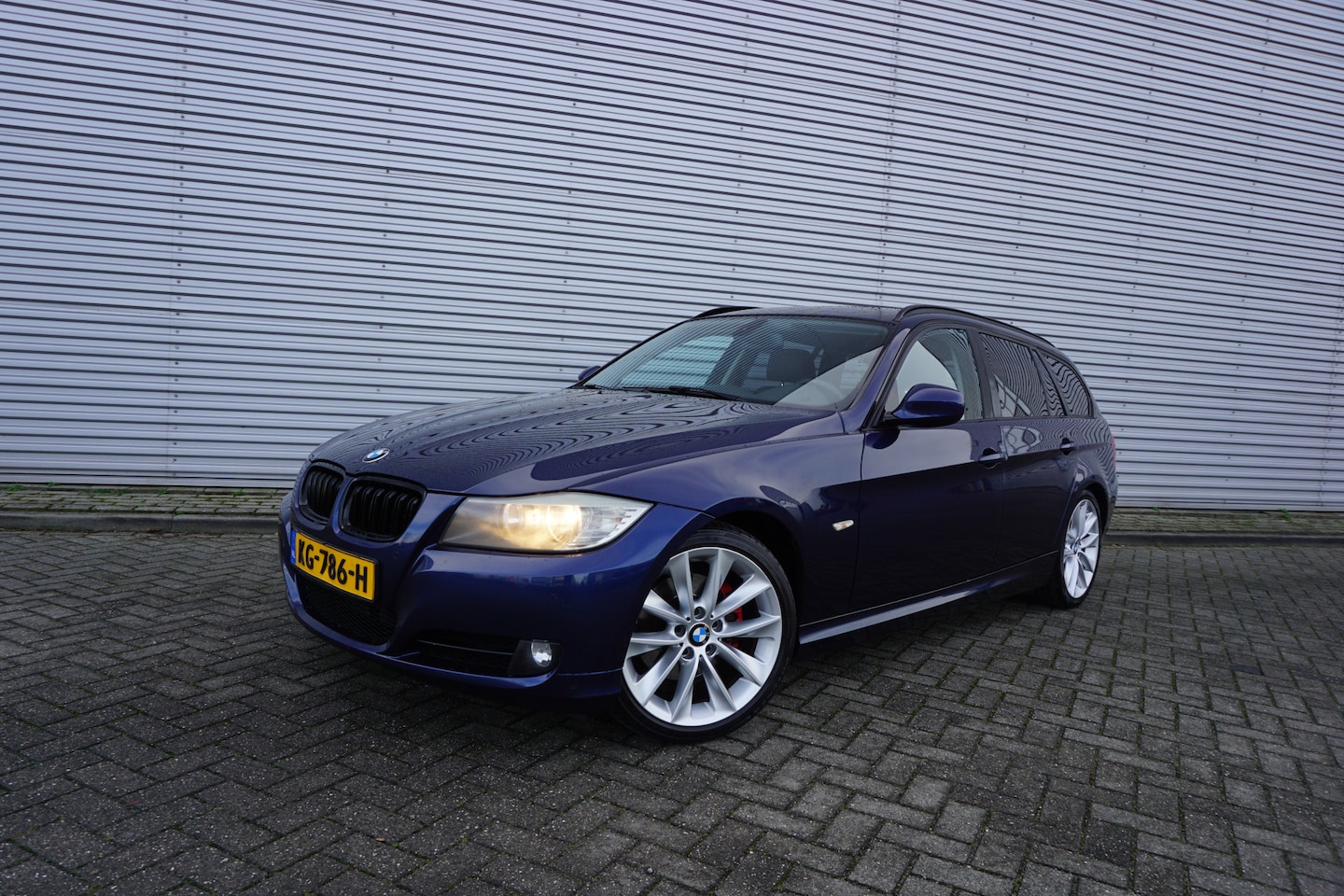 BMW 3-serie Touring - 320d Efficient Dynamics Edition Luxury Line Airco / Navi / Cruise / Parkeers. / Trekhaak / - AutoWereld.nl