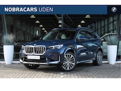 BMW X1 - xDrive23i High Executive xLine Automaat / Panoramadak / Trekhaak / Sportstoelen / Parking