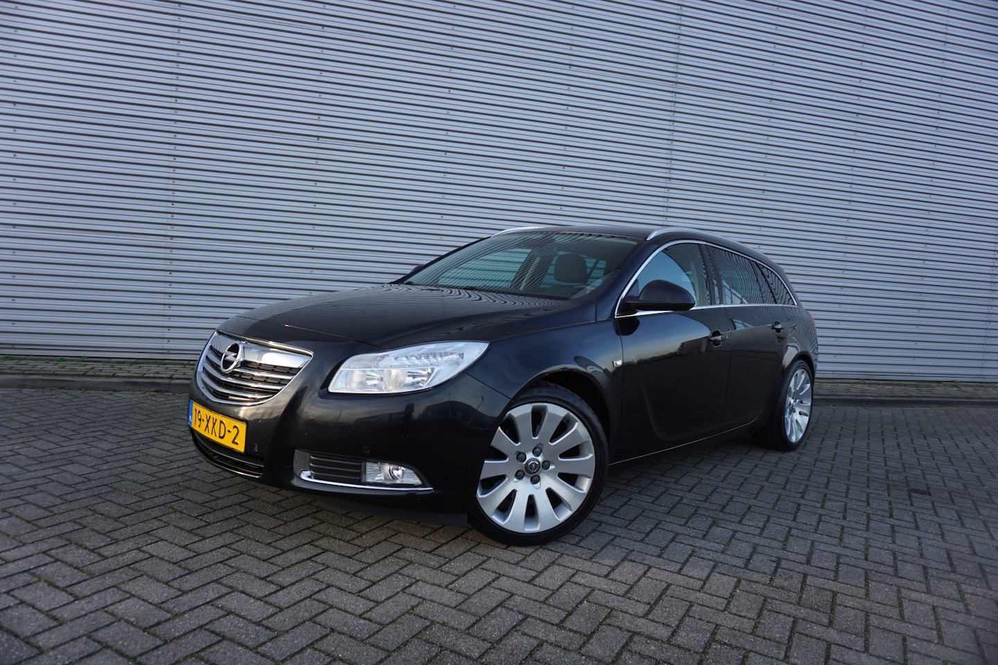 Opel Insignia Sports Tourer - 1.6 T Cosmo Climate / Navi / Cruise / Leder / Parkeers. / Stoevlerw. / Trekhaak / NAP - AutoWereld.nl