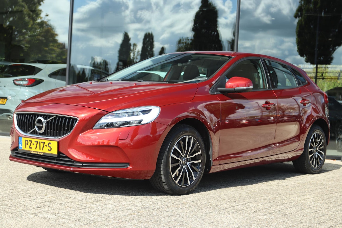 Volvo V40 - 1.5 T2 NORDIC+ ORIG. NL | CAMERA | LED | STOELVERW. | CRUISE | STANDKACHEL | CLIMATE - AutoWereld.nl