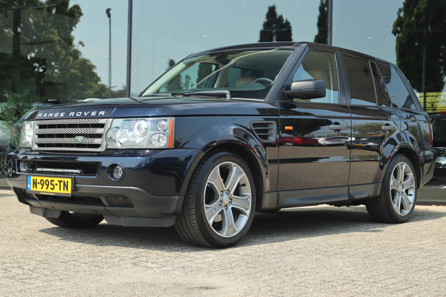 Land Rover Range Rover Sport - 4.4 V8 SE AUT. | YOUNGTIMER | LEDER | LUCHTVERING | XENON | HARMAN&KARDON | STOELVERW. | V - AutoWereld.nl