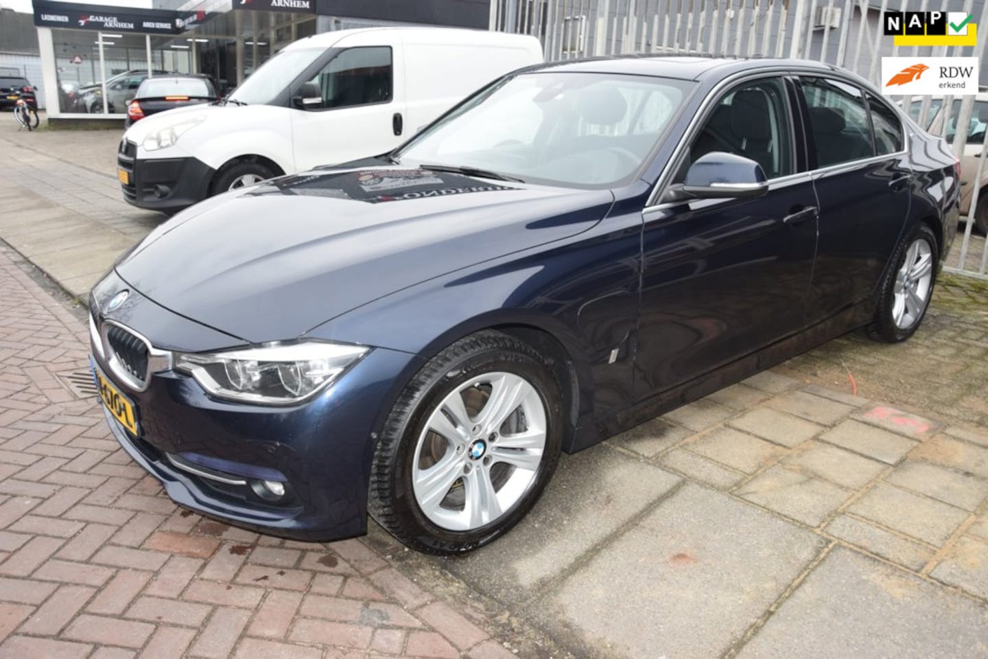 BMW 3-serie - 330e Centennial Executive in naam van onze klant te koop hele mooie bmw 330. - AutoWereld.nl
