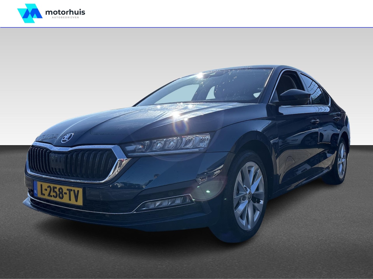 Skoda Octavia - 1.0 TSI e-Tech MHEV 110pk DSG Business Edition AUTOMATIC - AutoWereld.nl